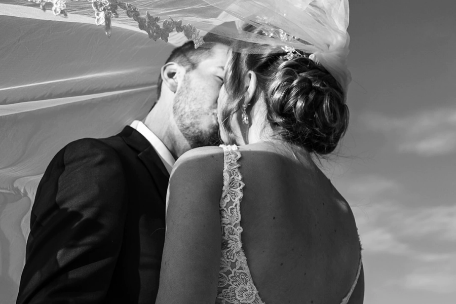 wedding groom and wife photo in black and white